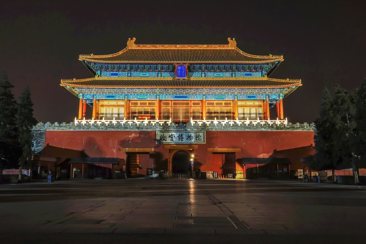 故宫开放夜游官网被挤瘫痪 回应：暂无增加放票的消息