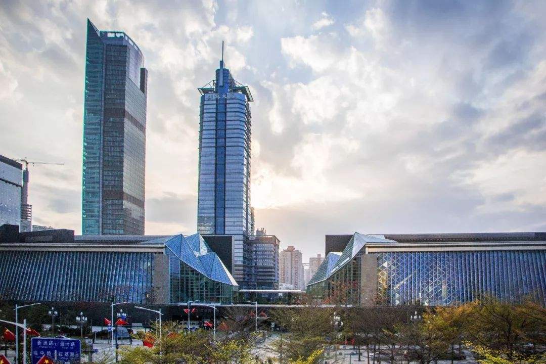 2018深圳经济运行稳健有力，全市GDP达24221.98亿元