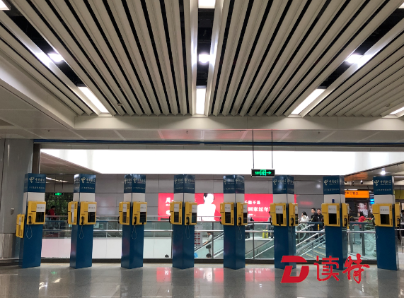 深圳北站有“僵尸机”出没？50多台免费电话至今无法使用