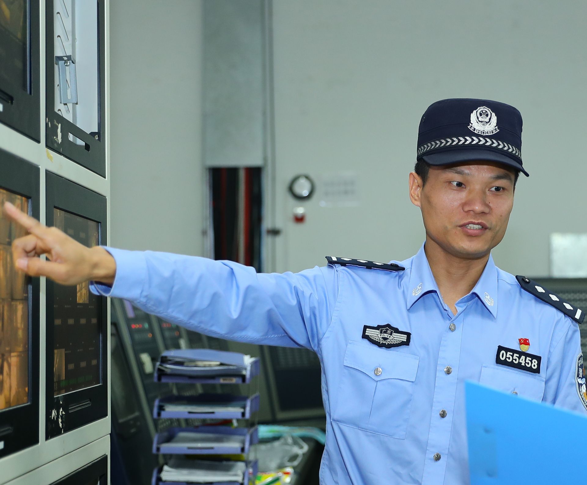 每日警星 | 万红喜：用雪亮“眼睛”保一方平安