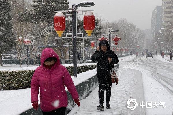 降雪覆盖北方11省份 南方雨一直下