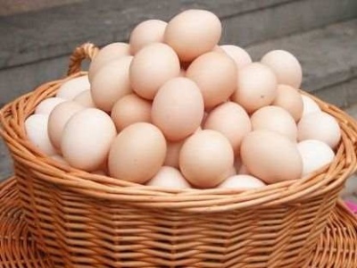 土鸡蛋的惊人秘密：价格高出一倍 竟是“化妆”出来的