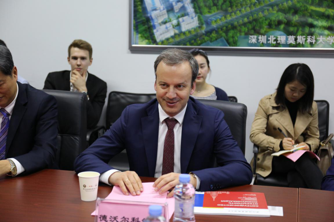 国际象棋界重量级大咖现身深圳这所大学！