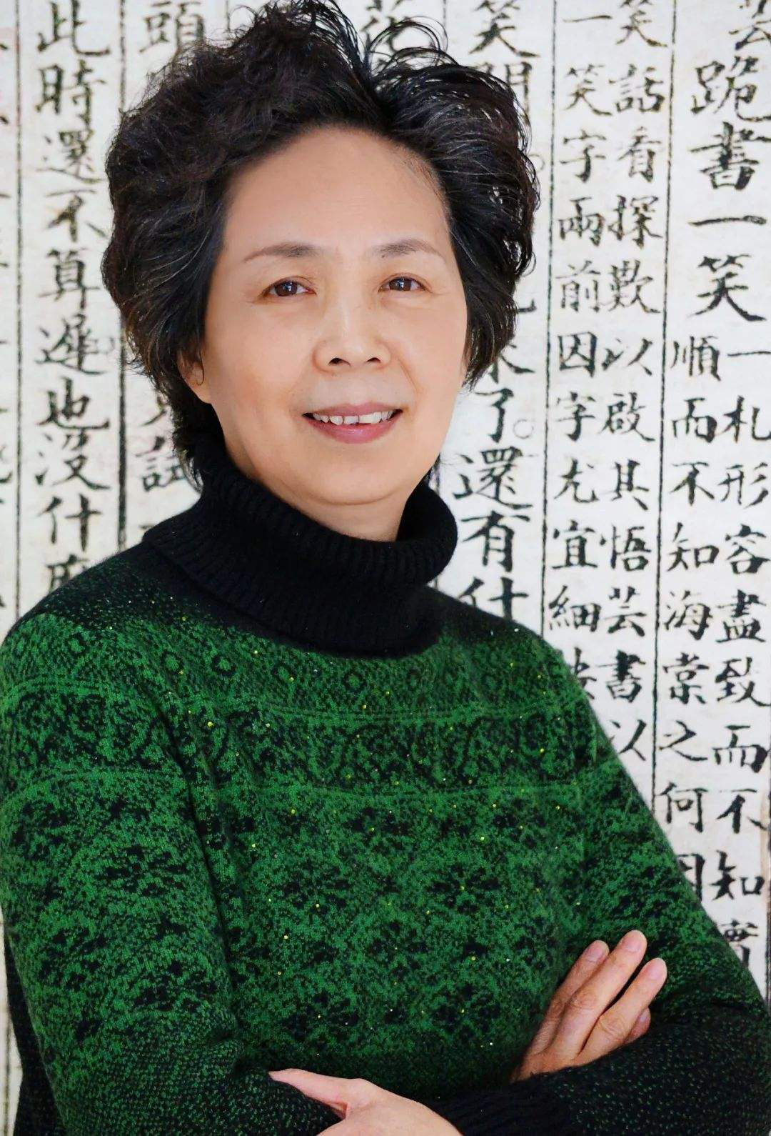 她的一生，一直用的是别人的身份