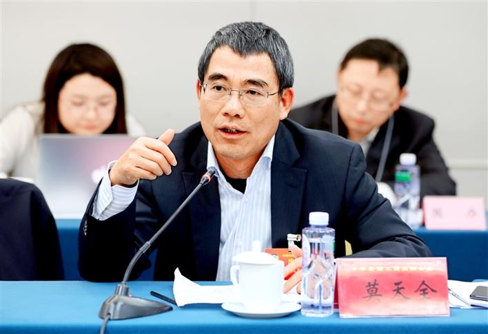 代表委员点赞减税降费措施  定点发力企业有获得感