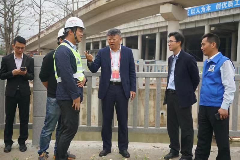 松岗街道开展茅洲河（松岗段）河长巡查工作