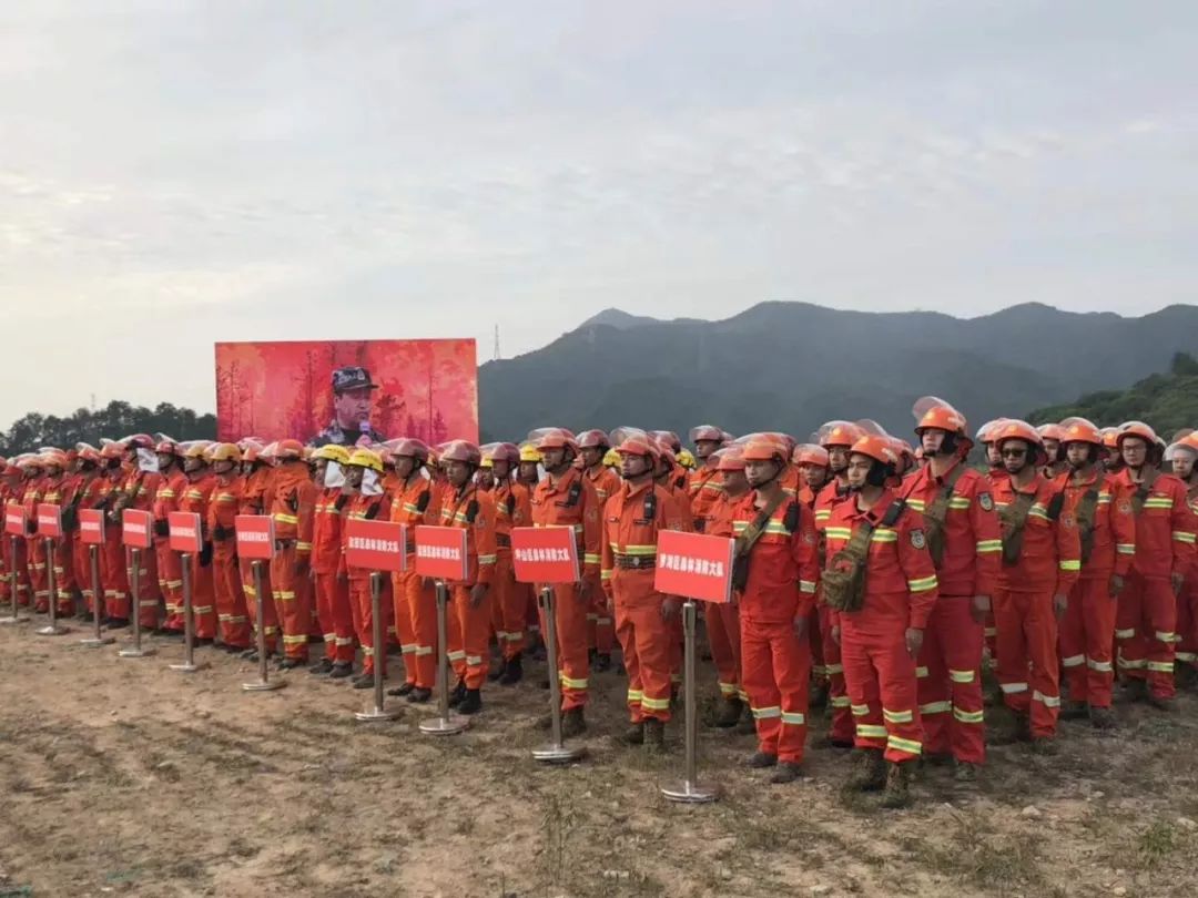 约吗？本周六，森林消防蜀黍带你认识这些大武器！
