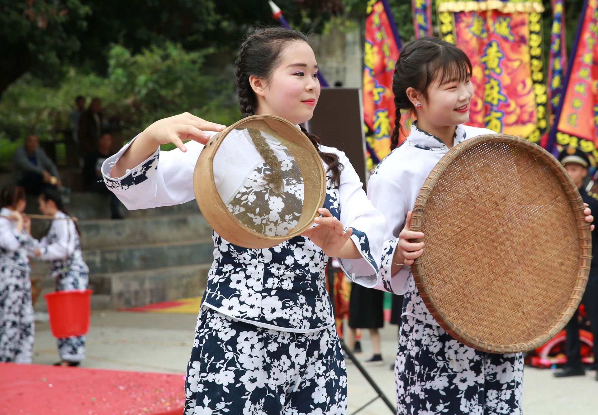 锣鼓叮咚响连天！航城街道黄麻布社区举行客家文化展演