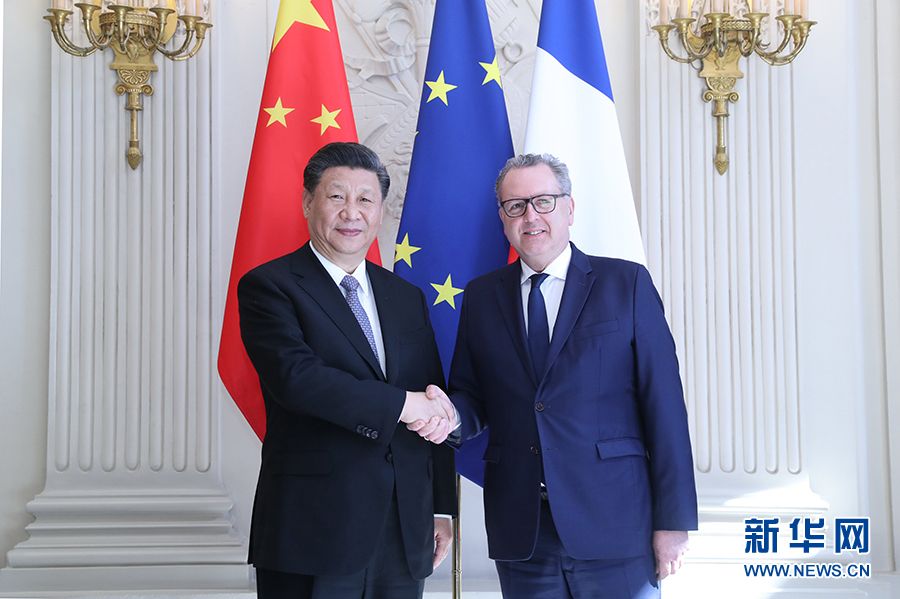 习近平会见法国国民议会议长费朗