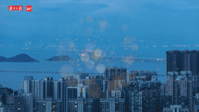 南方报业重磅推出两会主题MV《逐梦新时代》！广东代表委员唱响两会好声音