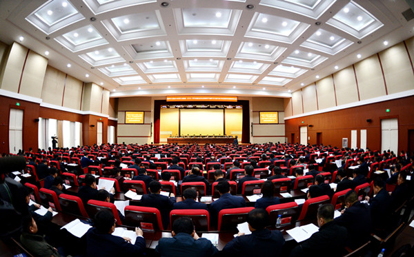 省委理论学习中心组举行专题学习会 李希主持会议 马兴瑞王荣出席