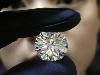 实验室培育的钻石你会买吗？合成钻石光芒渐盛引发行业热议