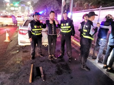 深圳警方开展缉刀专项行动 缴获管制刀具1.1万余把
