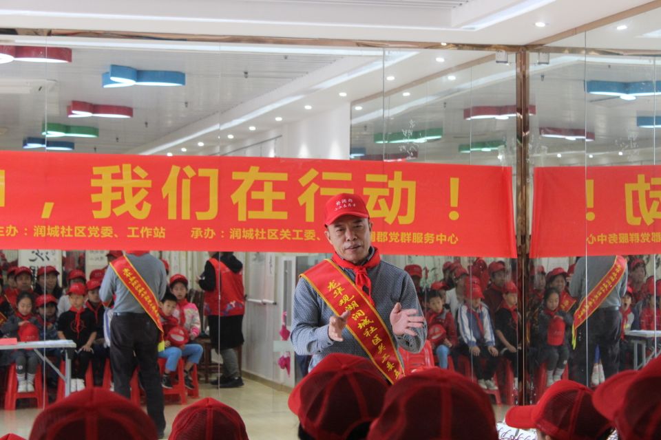 观湖街道润城社区格澜郡党群服务中心：弘扬雷锋精神我们在行动