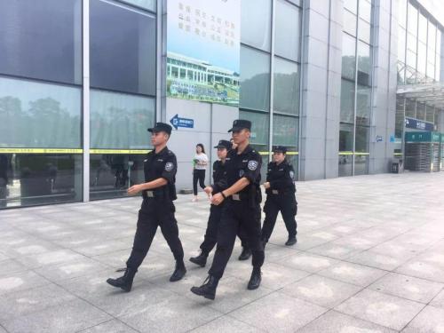 被炒员工冒充“制服”人员讨“烟水钱”，没想到被当场揭穿！ 