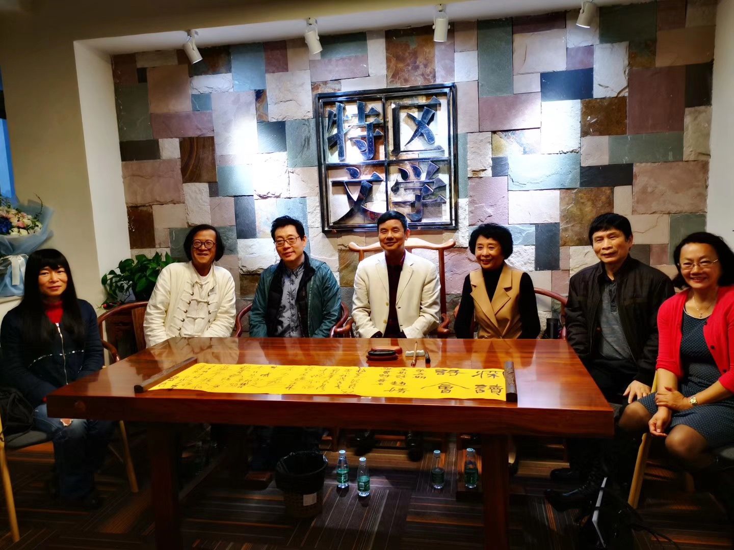 “深读诗会”第五期主题诗人赵婧：于细节中生发出思辨的力量  ​