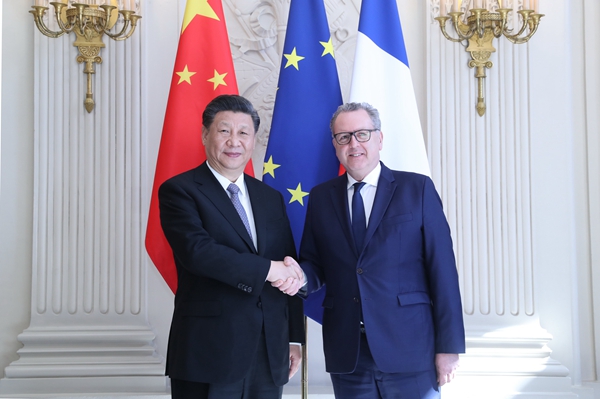 习近平会见法国国民议会议长