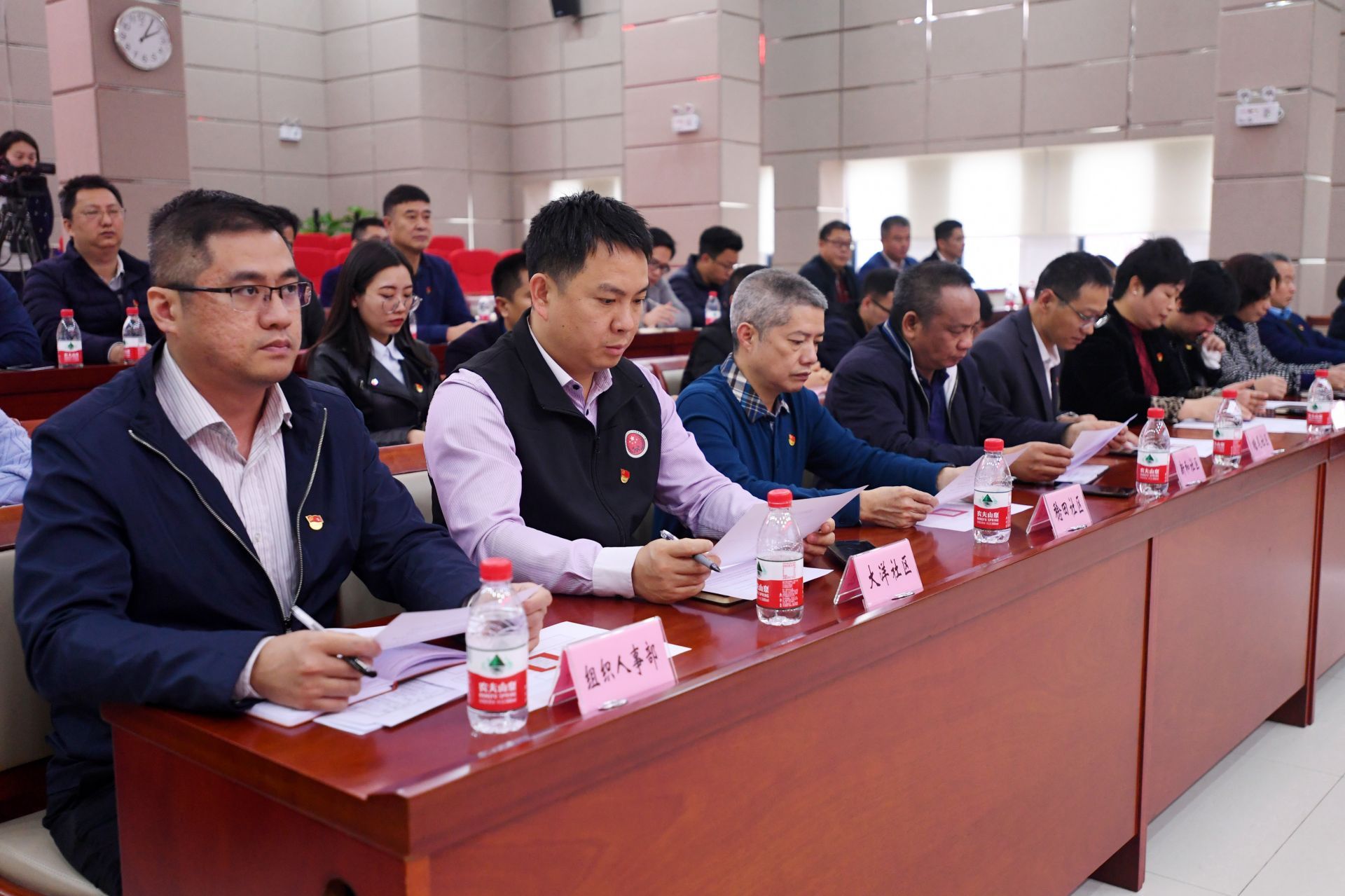 抓党建！福海街道6个“两新”组织党支部集中揭牌