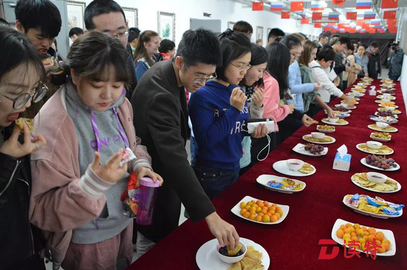 “俄罗斯茶”活动怎么玩儿？这所学校告诉你！