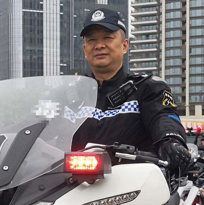 每日警星 | 彭波：遇有危难总是冲在前面