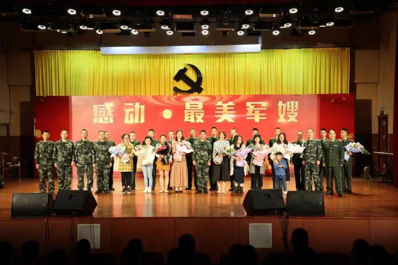 （在编）心存大爱，无怨无悔！她们，是深圳“最美军嫂”