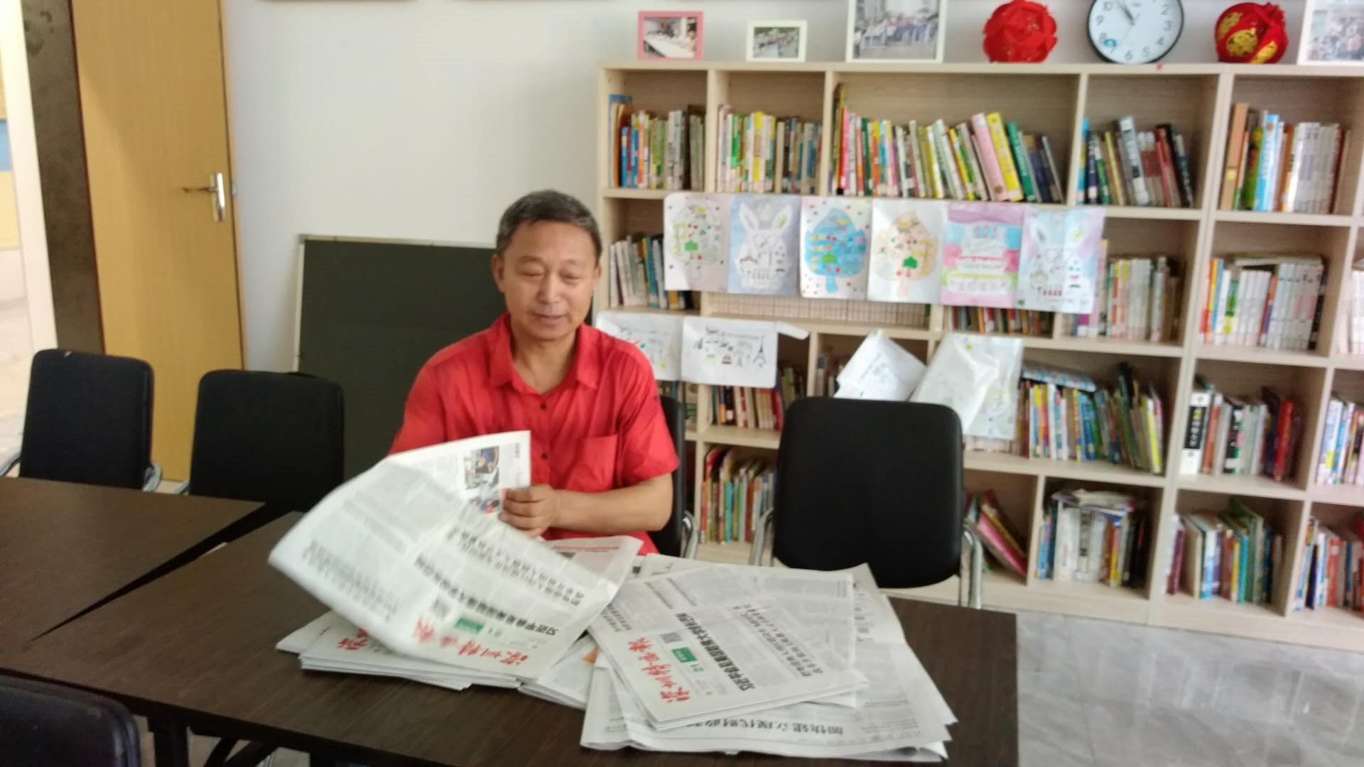 这位近7旬老人用诗歌表达对深圳的爱