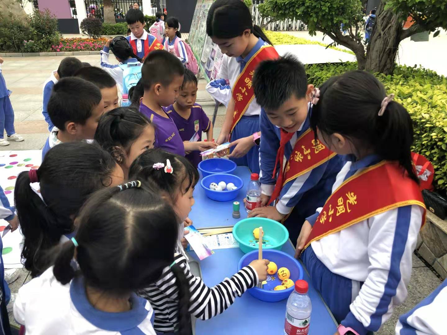 宣传校园禁毒知识有高招！光明“禁毒小兵”为同学讲课