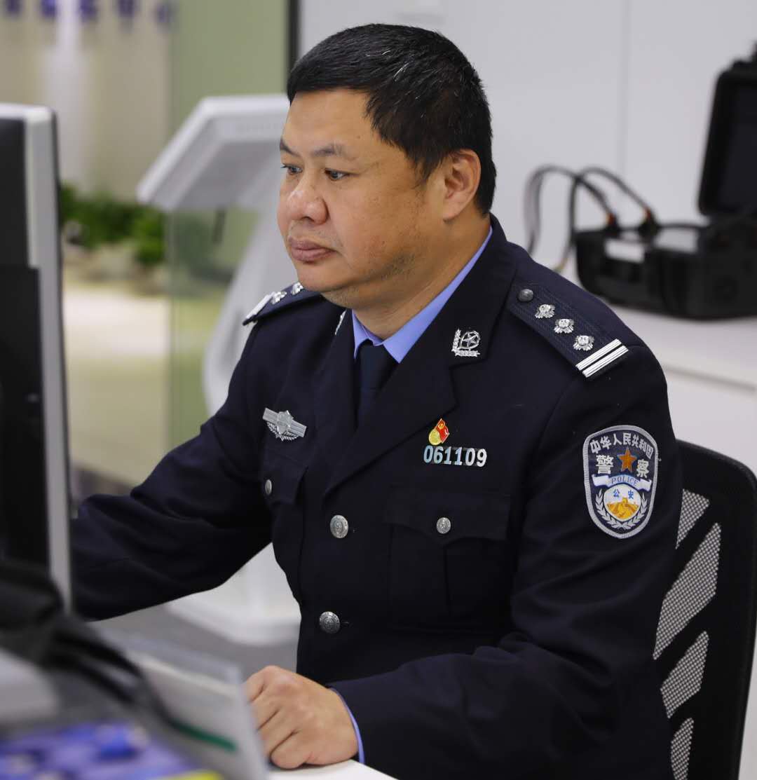 每日警星 | 李军：深挖经济蛀虫的办案能手
