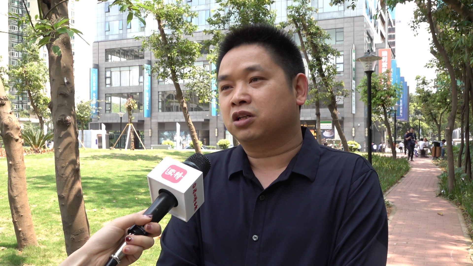 新闻路上说说说丨重磅！三部委发文：4月起中小学幼儿园负责人与学生共同用餐