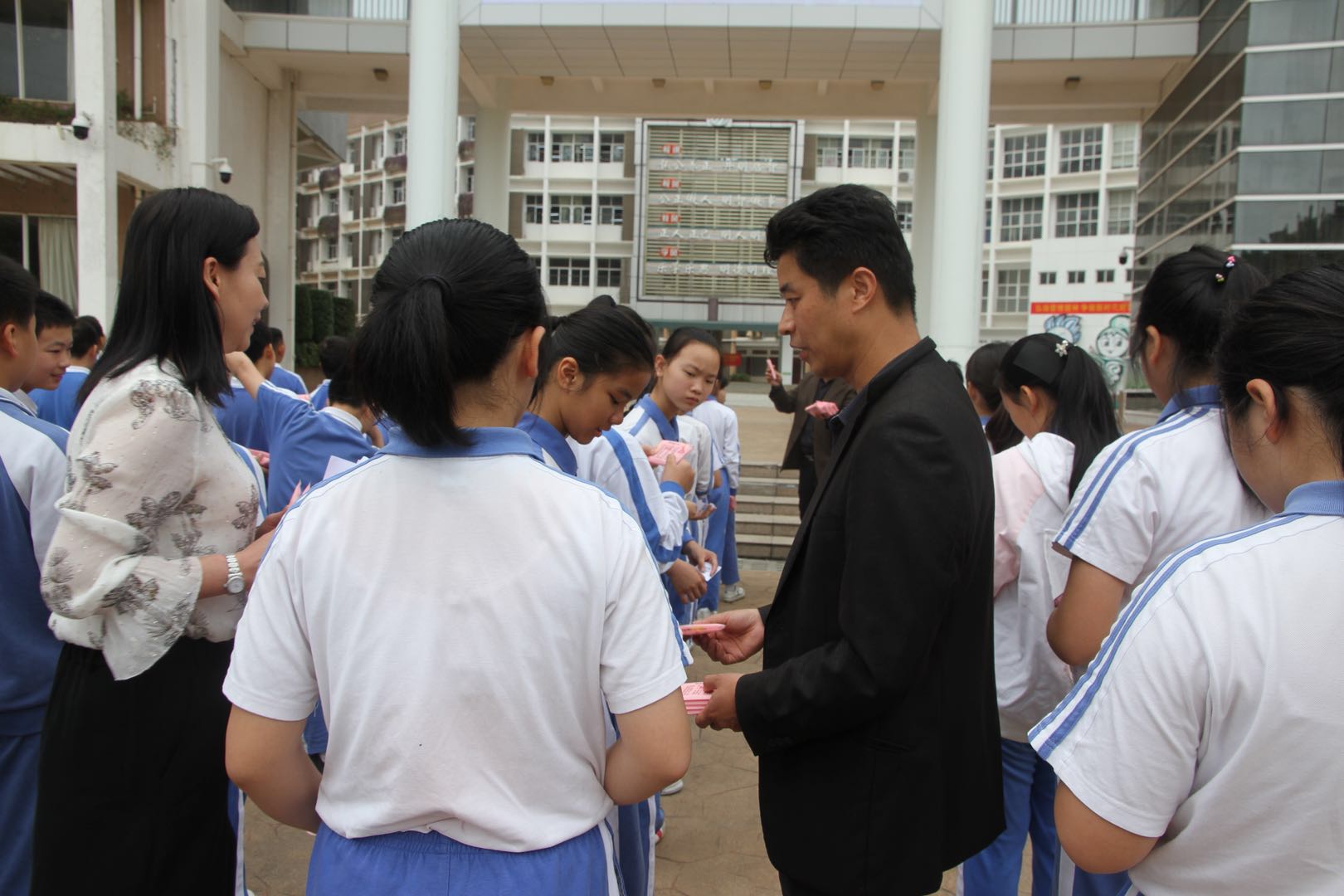 ​深圳市儿童青少年预防近视主题宣传启动