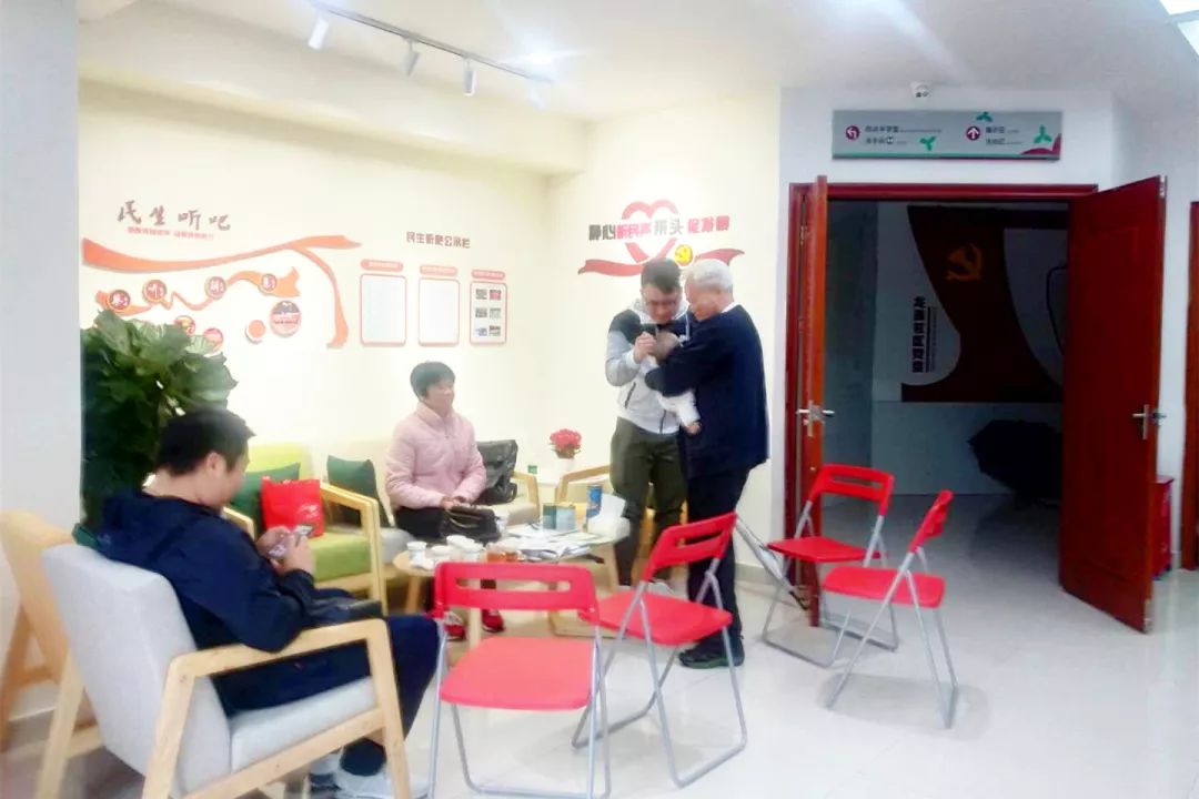 离婚之后探视难？法院社区齐支招