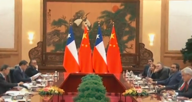 习近平举行仪式欢迎智利总统访华并同其举行会谈 