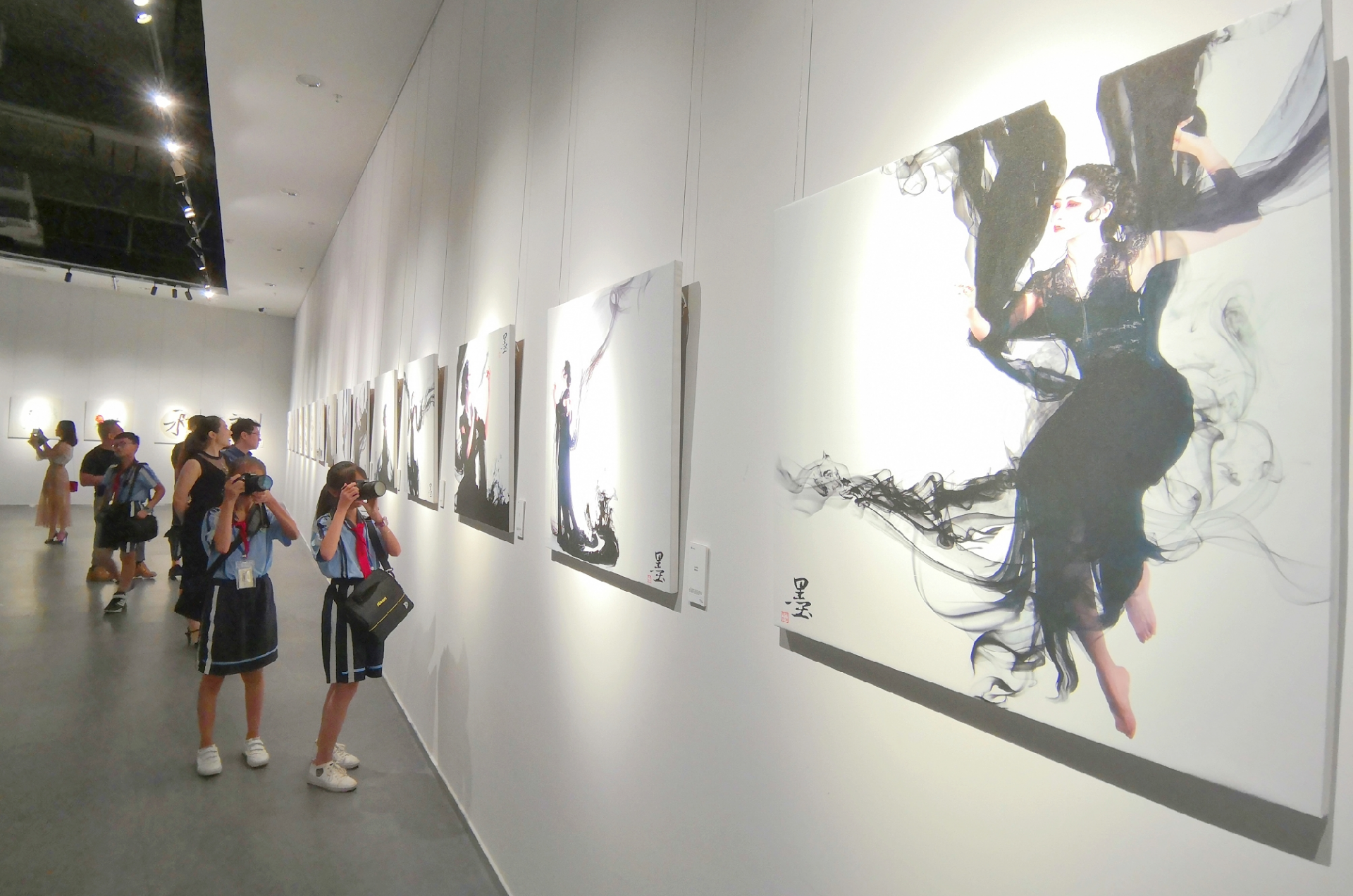 不一样的人物摄影展，拉开东莞青年艺术家圆梦行动帷幕
