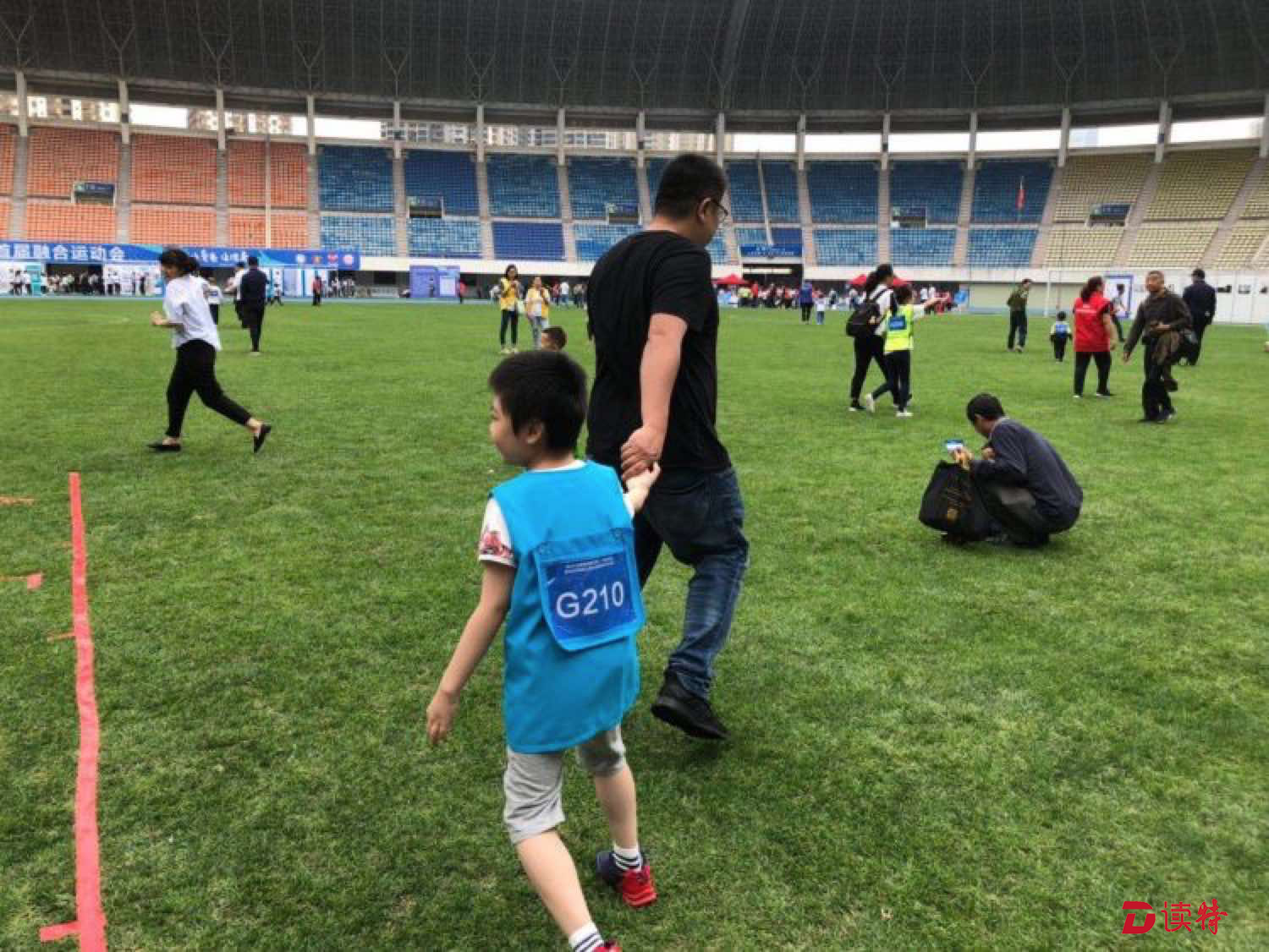 “让爱来，让碍走”！ 深圳市残联举办首届融合运动会
