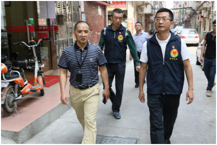 今天我当调解员｜龙岗区司法局局长李梓亮率先化身“和事佬”，入基层解民忧！
