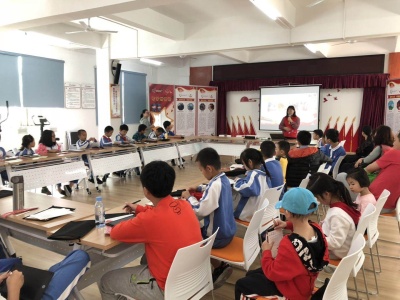 龙新社区举办党员引领青少年爱国主义教育活动  