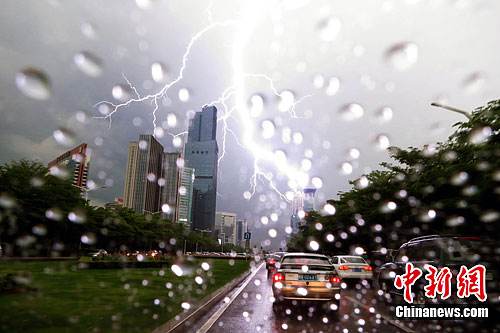 特评｜迎战风雨，先问人在何方