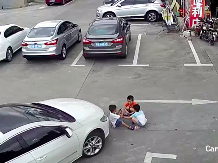 看看这些发生在停车场内的交通事故，你还敢轻视吗？