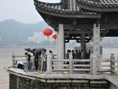 松了一口气！潮州广济桥被撞桥墩未受损，桥面栏杆开始修复