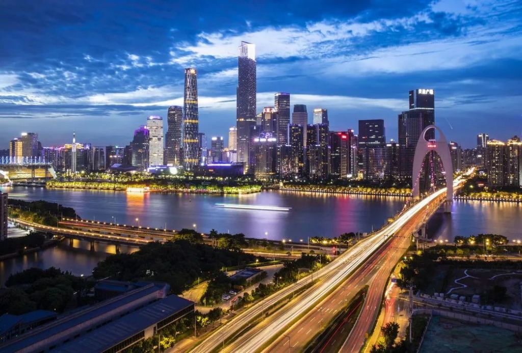省推进粤港澳大湾区建设领导小组第四次全体会议召开 