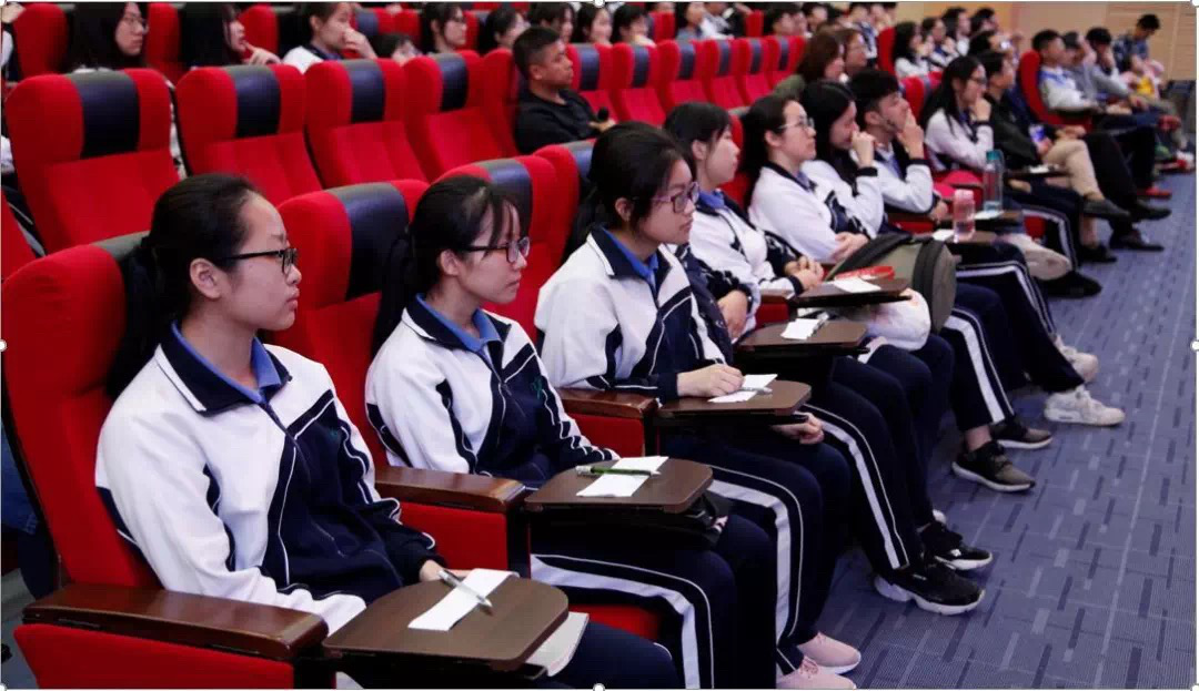 高中生如何做职业规划？布高学子外出调研拿回一份“解密文件”！