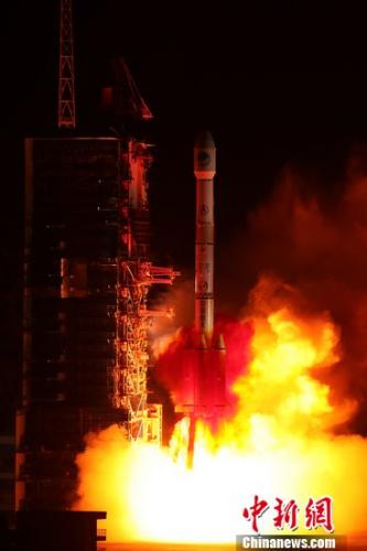 中国成功发射北斗三号系统首颗倾斜地球同步轨道卫星