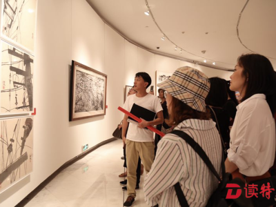 龙岗区组织观摩“庆祝新中国成立70周年美术作品展” 