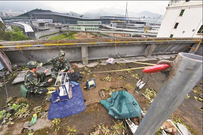 走私又出新招！无人机高空飞线走私被武警官兵现场擒获