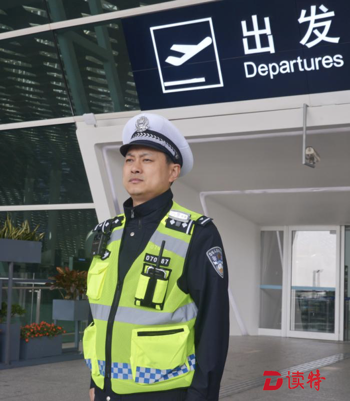 每日警星 | 陈成：一腔热忱描绘“警察蓝” 