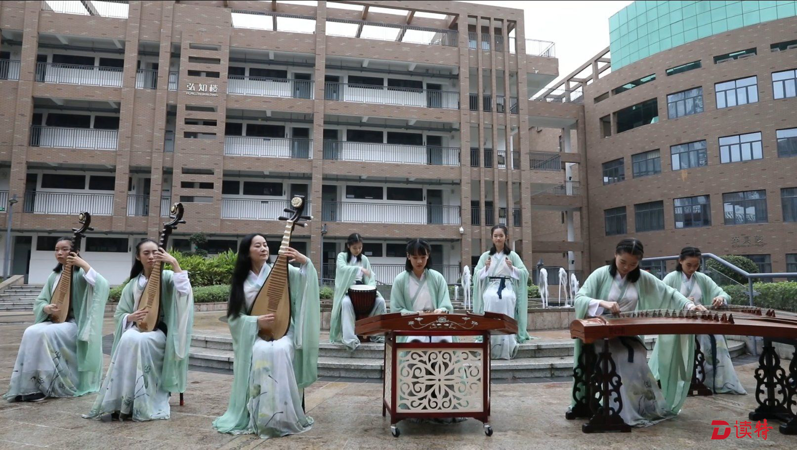 传承传统文化 深外“燕南飞”民乐团登上《传承的力量》