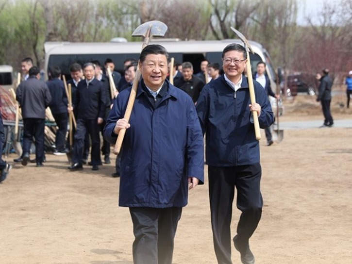 习近平与我们同劳动