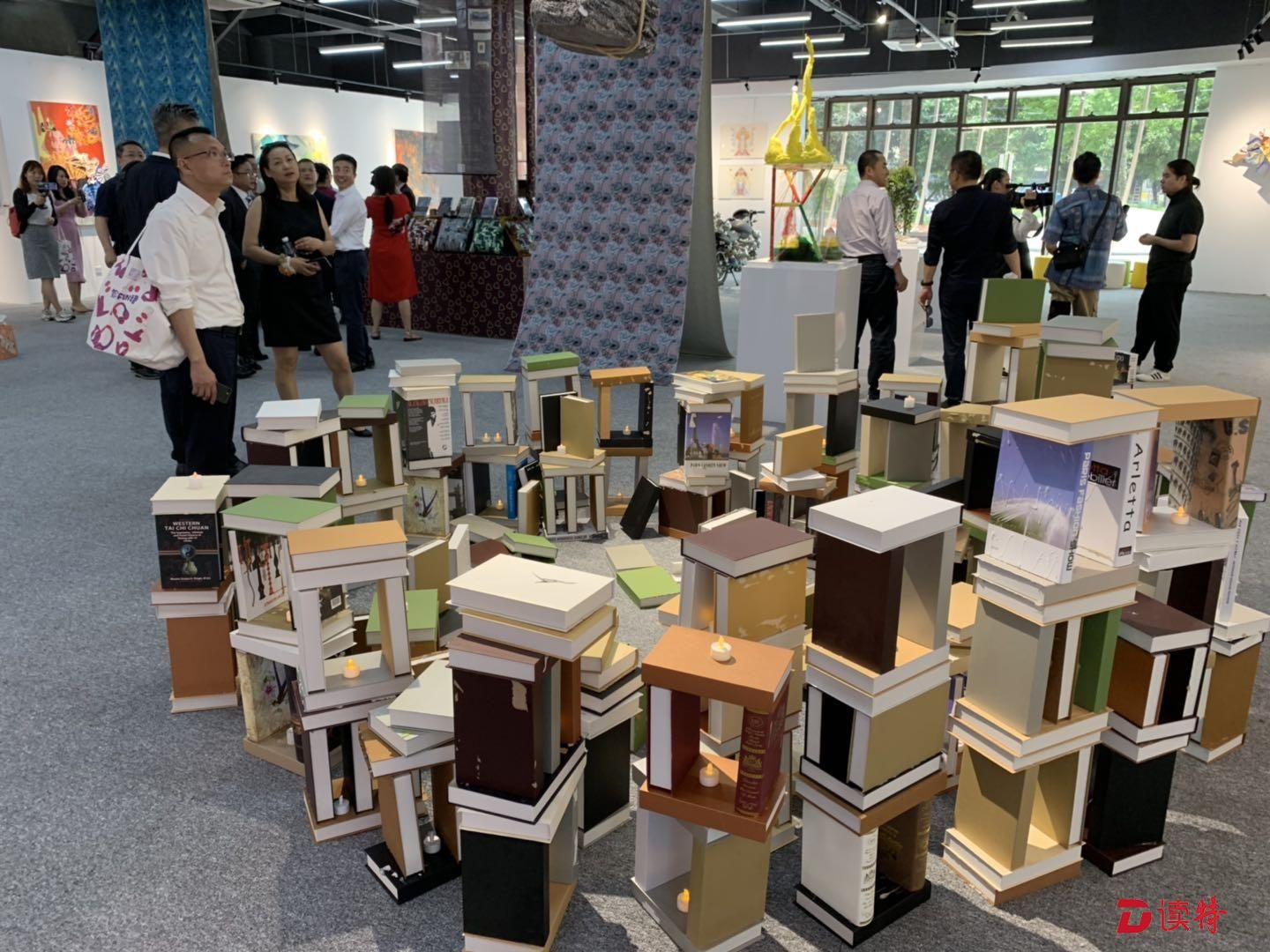 看展 | 到龙岗新地标看世界名校学生艺术作品展 