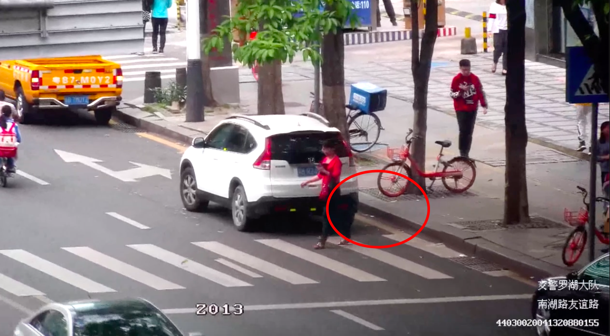 读特警视 | 路边停32秒被拍违停？深圳交警回复让网友炸锅了