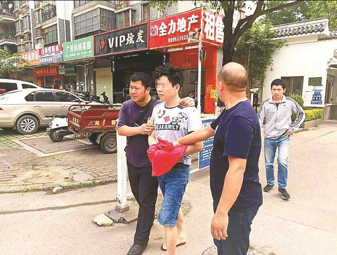杀人犯潜逃15年终被深圳光明警方逮捕！凶手被抓后：心里踏实了